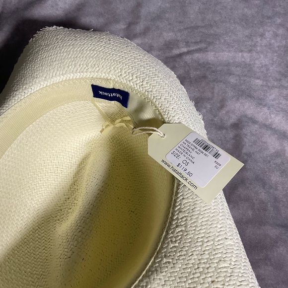Hat Attack Revolve Travel Hat White NWT Packable - Picture 2 of 2